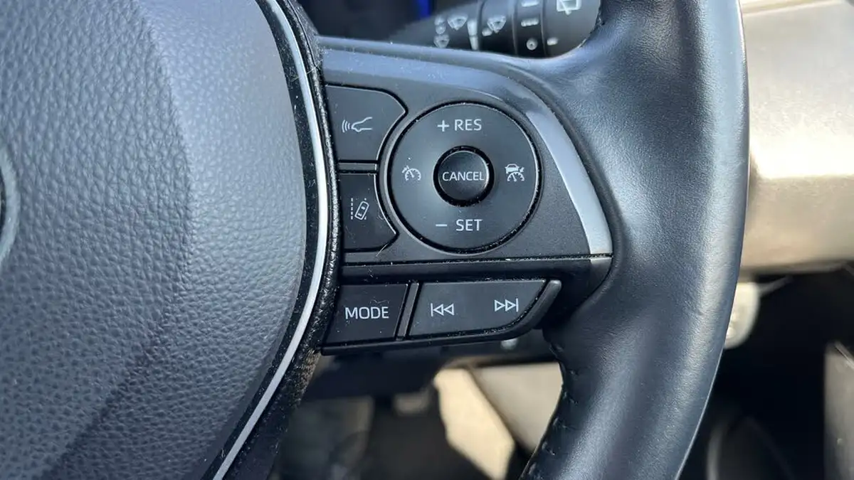 2020-toyota-corolla-18-vvt-i-icon-tech-spare-wheel-hatchback-5d-big-45