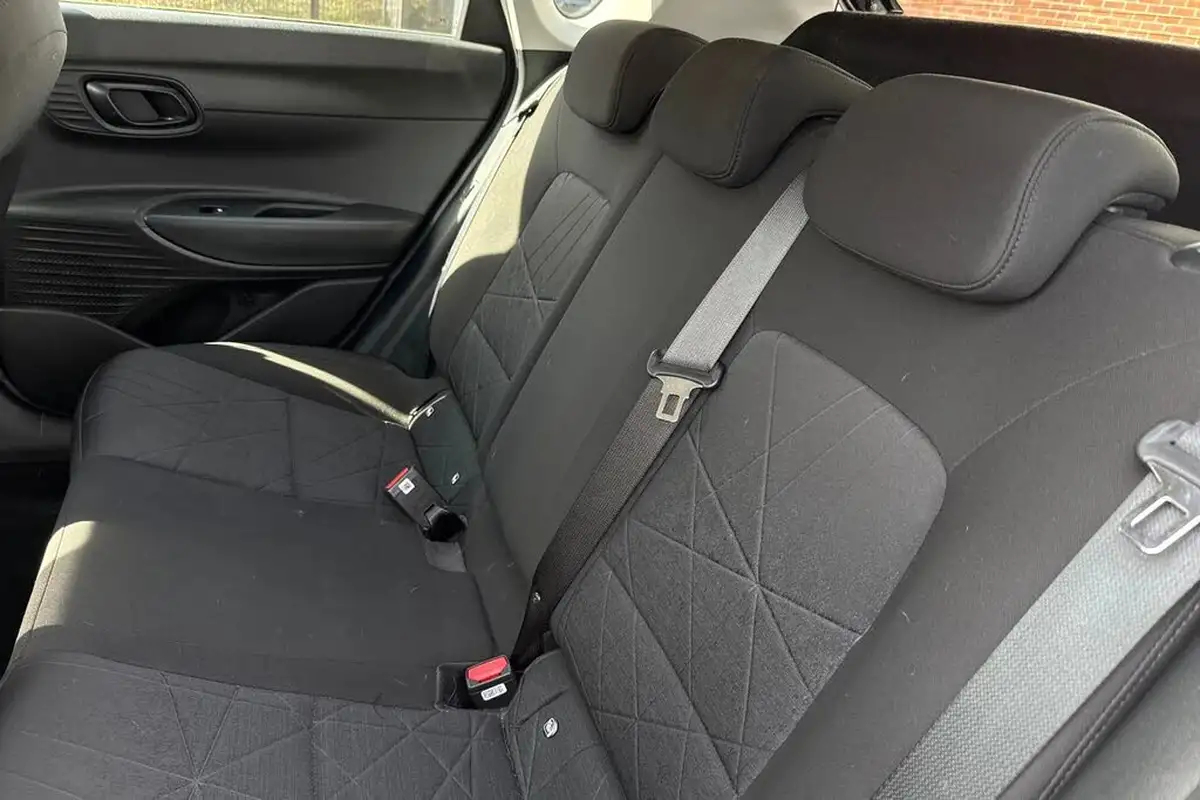 2021-hyundai-bayon-10-t-gdi-se-connect-dct-big-13