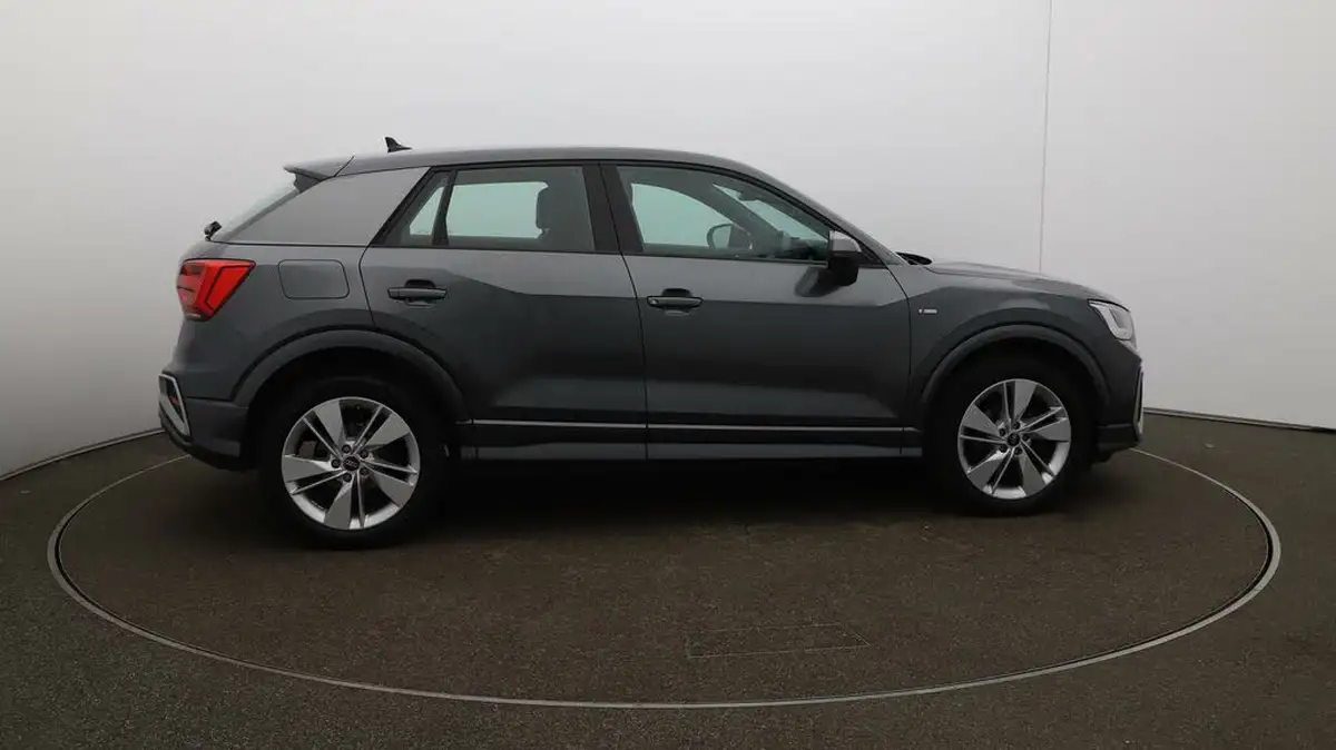 2022-audi-q2-15-35-tfsi-s-line-tronic-big-43