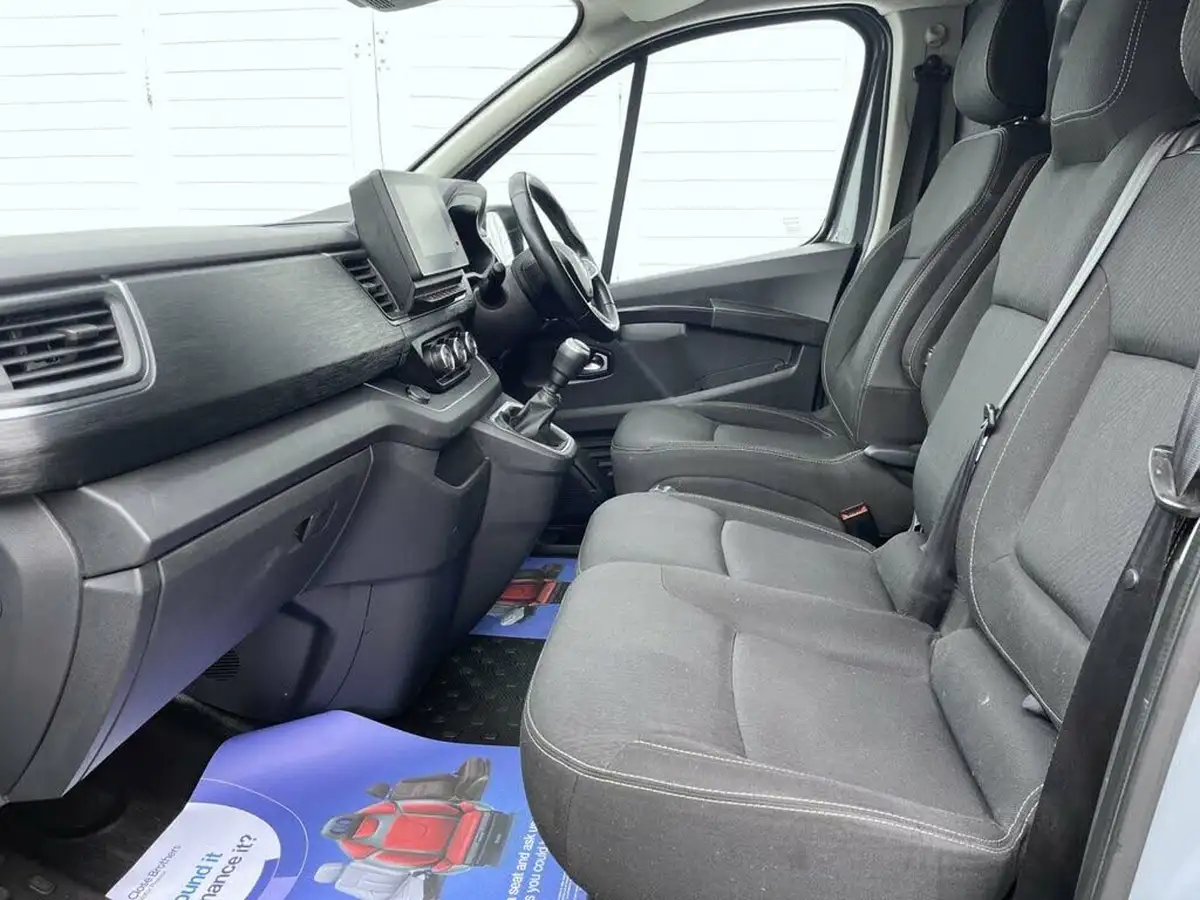 2022-renault-trafic-20dci-ll30-130-sport-big-12