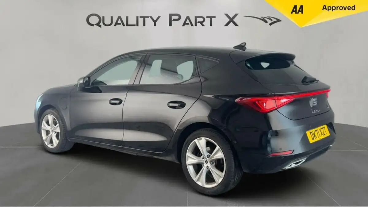 2021-seat-leon-14-e-hybrid-fr-hatchback-big-4