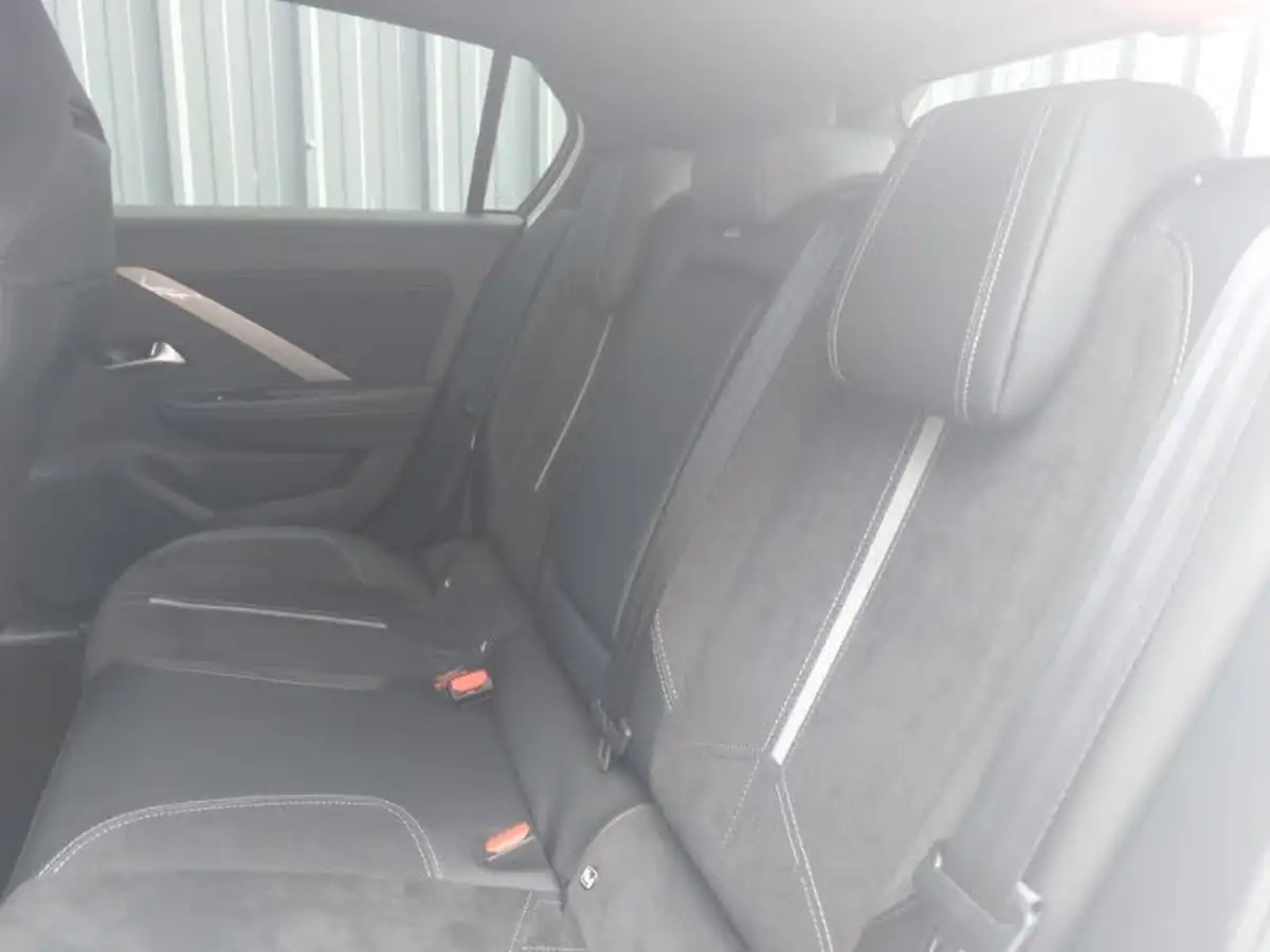 2023-vauxhall-astra-16-gse-180ps-hatchback-big-5