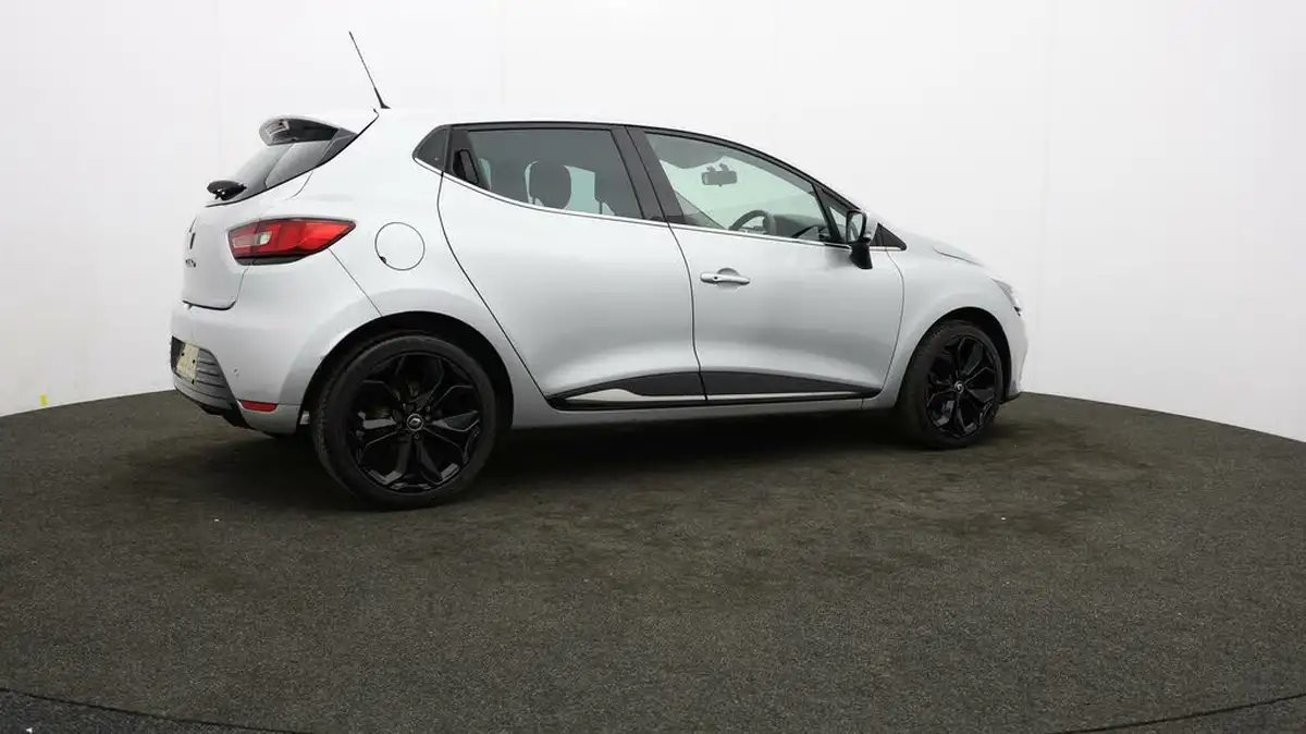 2019-renault-clio-15dci-iconic-90ps-ss-edc-auto-big-26