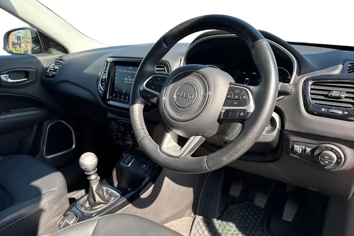 2019-jeep-compass-14-multiair-ii-night-eagle-big-12