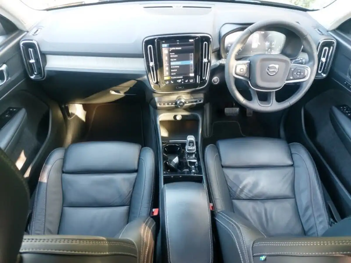 2022-volvo-xc40-15-t5-inscription-pro-big-2