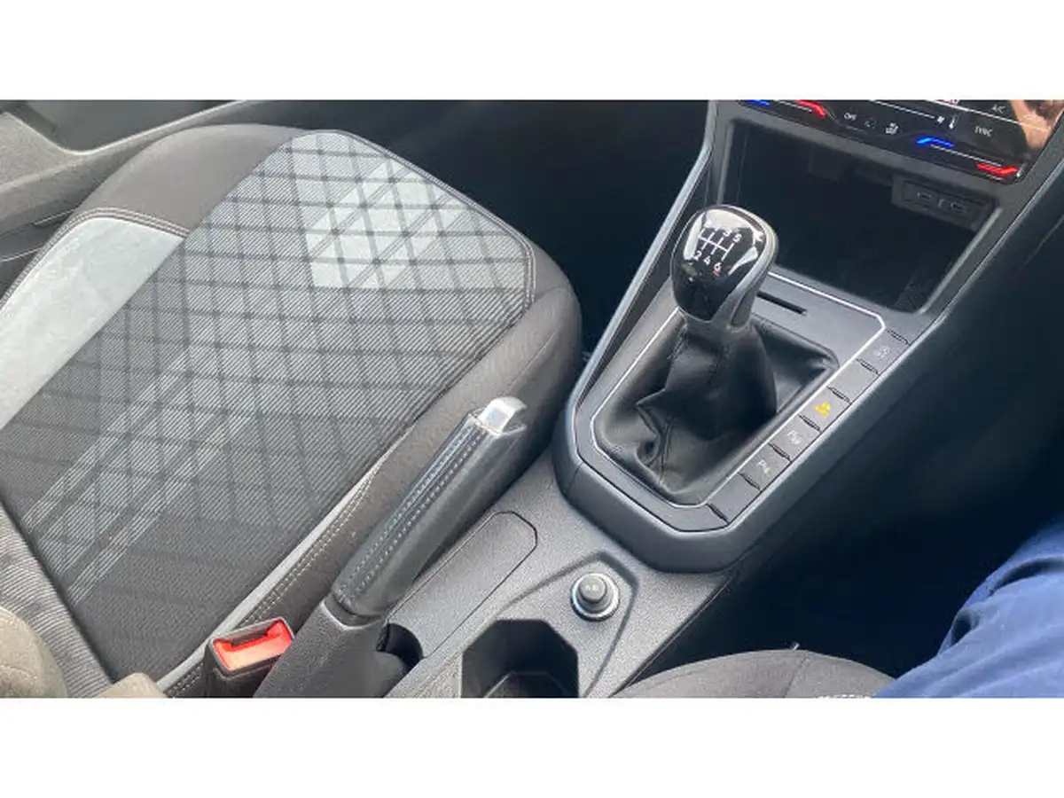 2022-volkswagen-taigo-10-tsi-r-line-big-13
