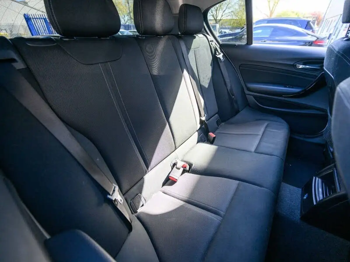 2017-bmw-1-series-20td-118d-sport-5d-big-23