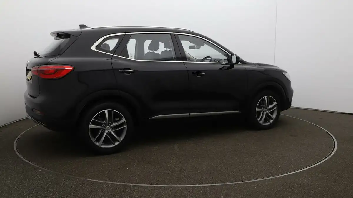 2022-mg-hs-15t-gdi-excite-162ps-big-42
