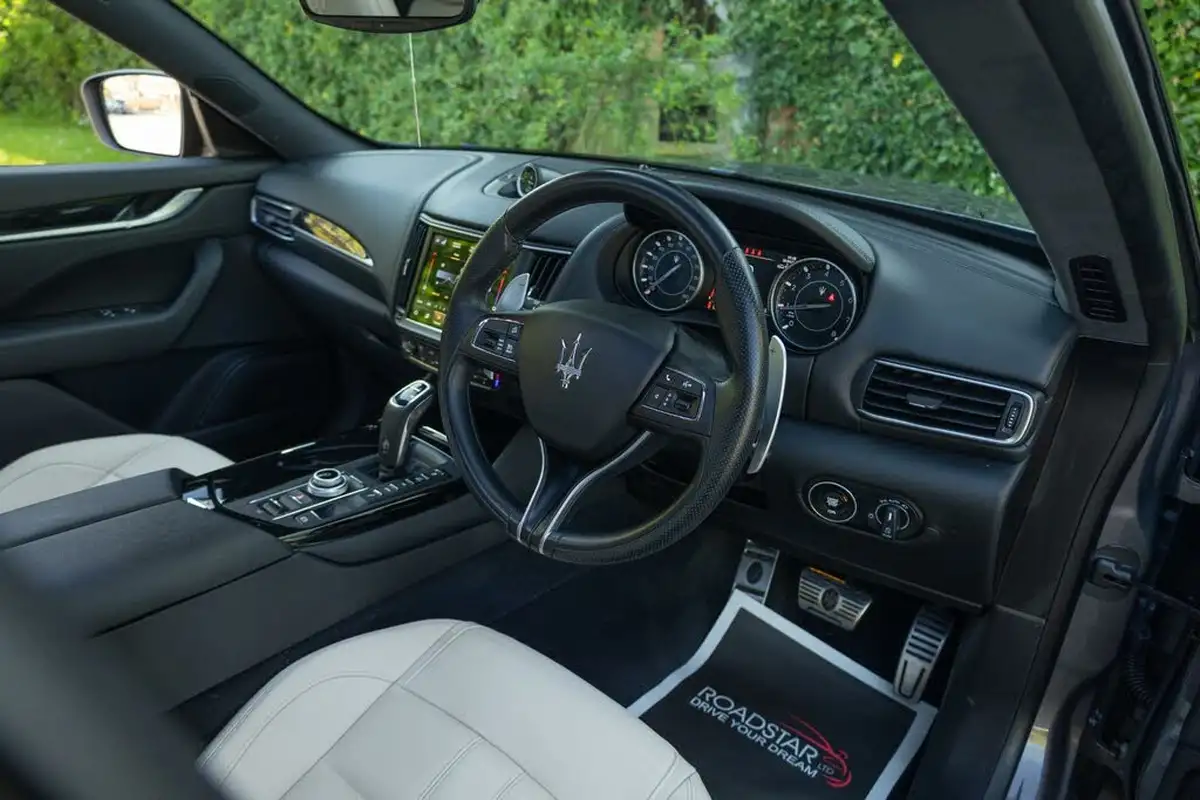 2021-maserati-levante-30-gransport-big-2