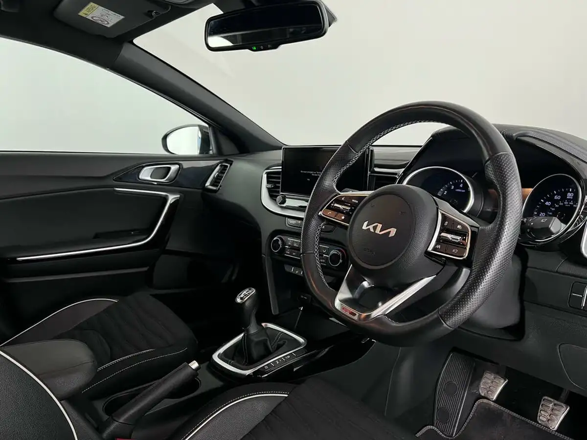 2022-kia-ceed-15-t-gdi-gt-line-big-10