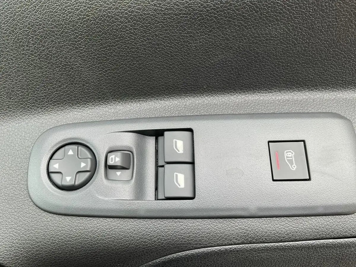 2025-fiat-doblo-big-25