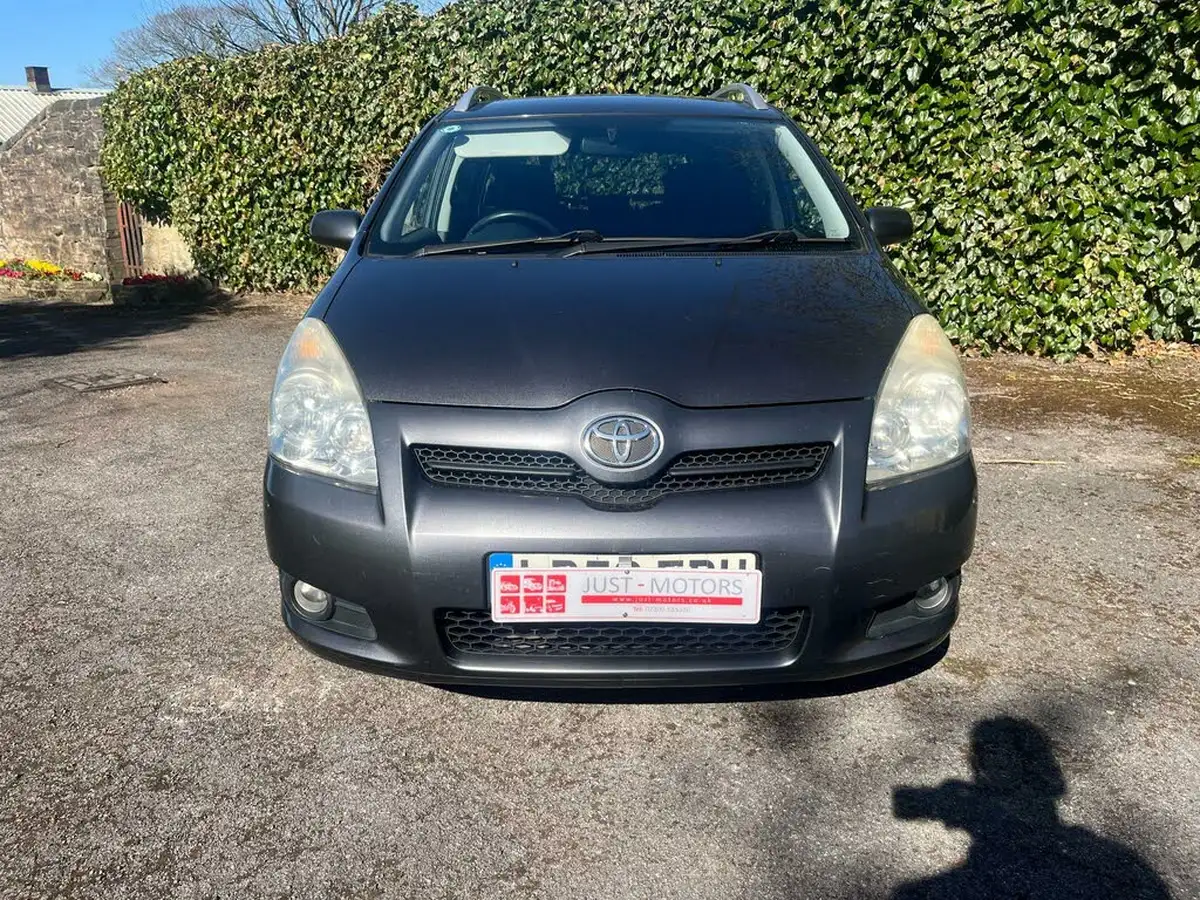 2009-toyota-verso-16-t2-vvt-i-big-43