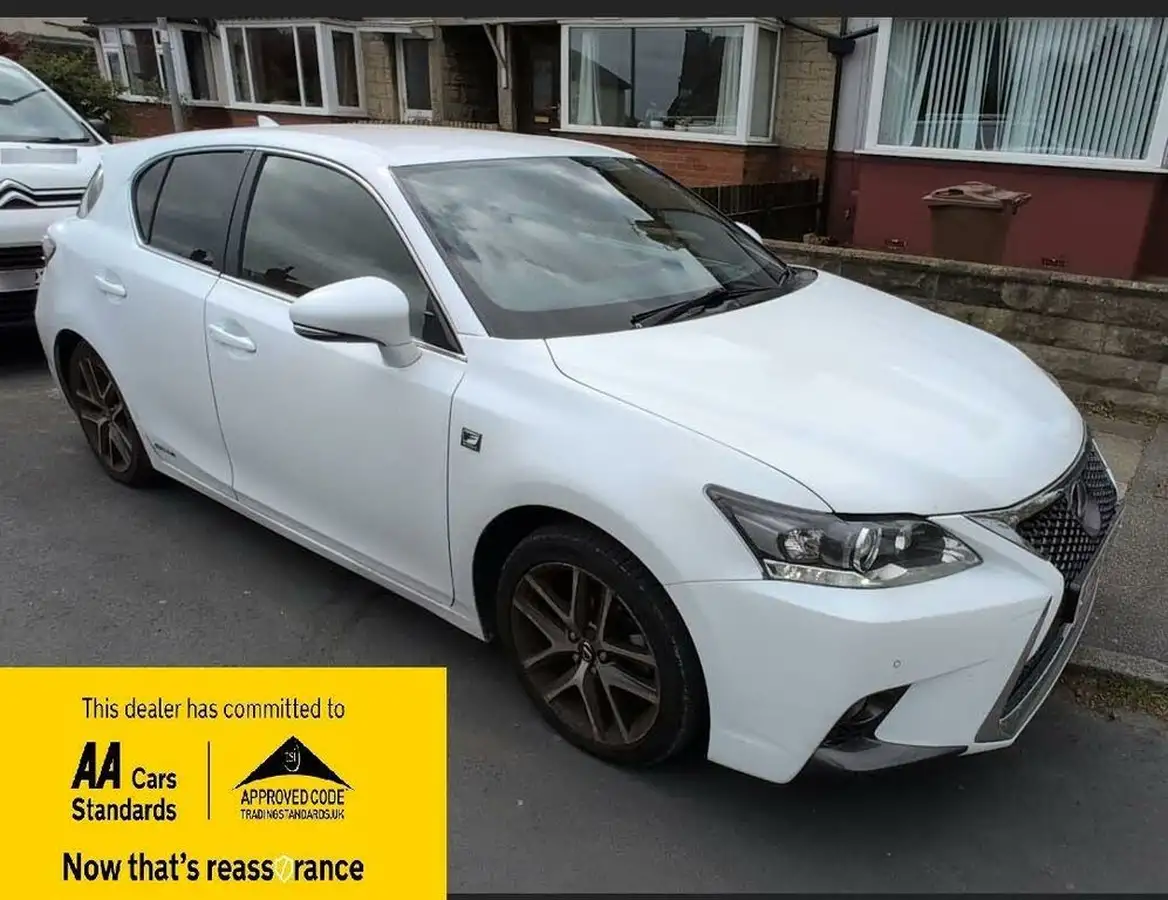 2016-lexus-ct-200h-18-f-sport-big-0