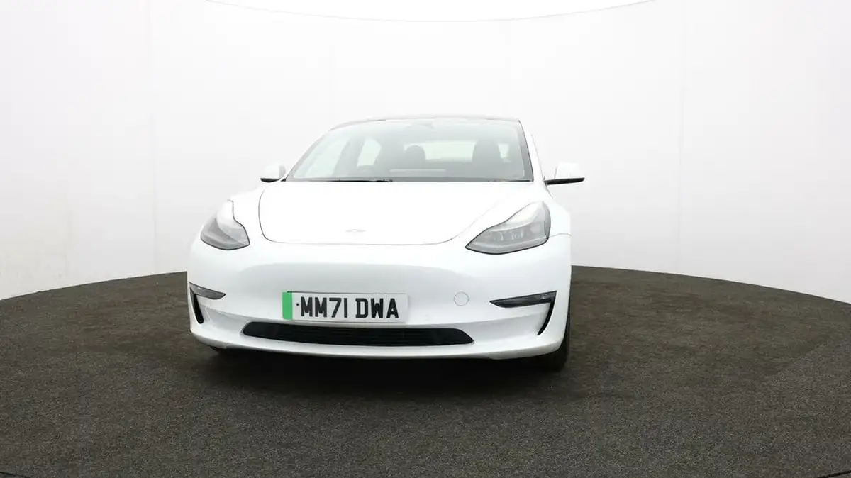 2022-tesla-model-3-e-long-range-big-49