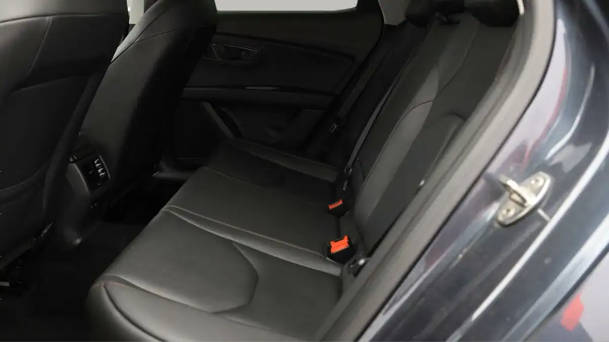 2019-seat-leon-20-tsi-fr-sport-hatchback-big-15