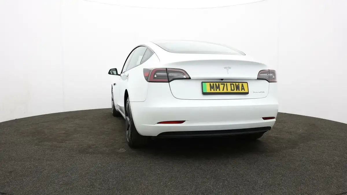 2022-tesla-model-3-e-long-range-big-25