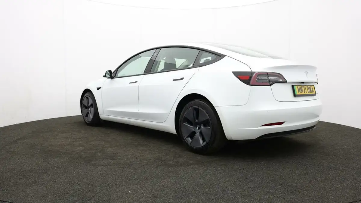 2022-tesla-model-3-e-long-range-big-4