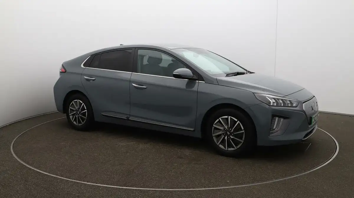 2022-hyundai-ioniq-e-premium-se-electric-big-37