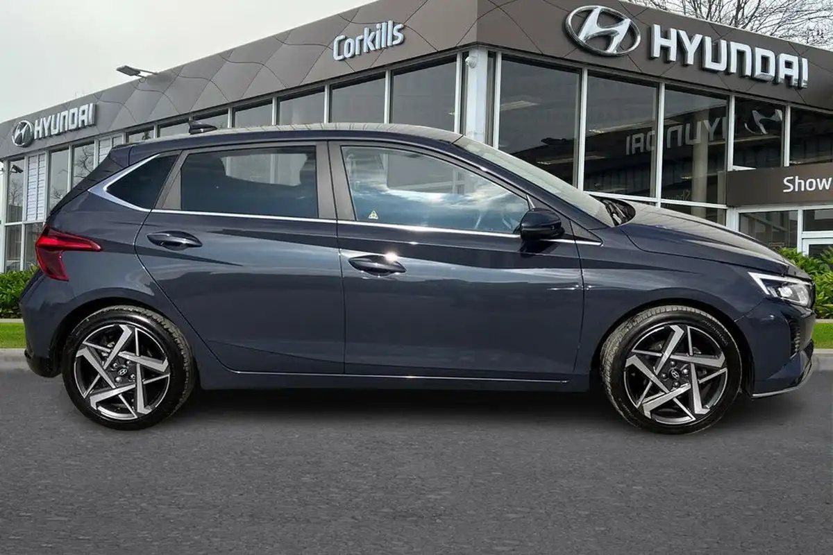 2023-hyundai-i20-10-t-gdi-premium-two-tone-roof-big-3