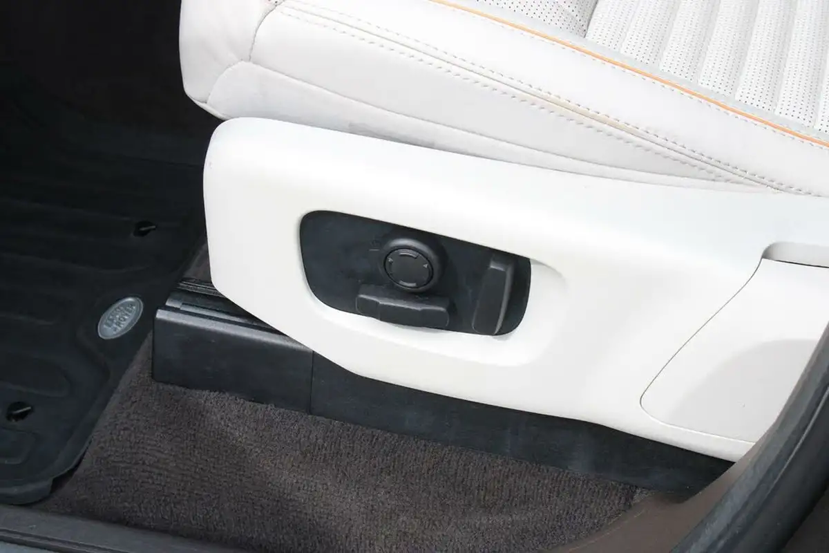 2019-land-rover-discovery-20-sd4-hse-big-39