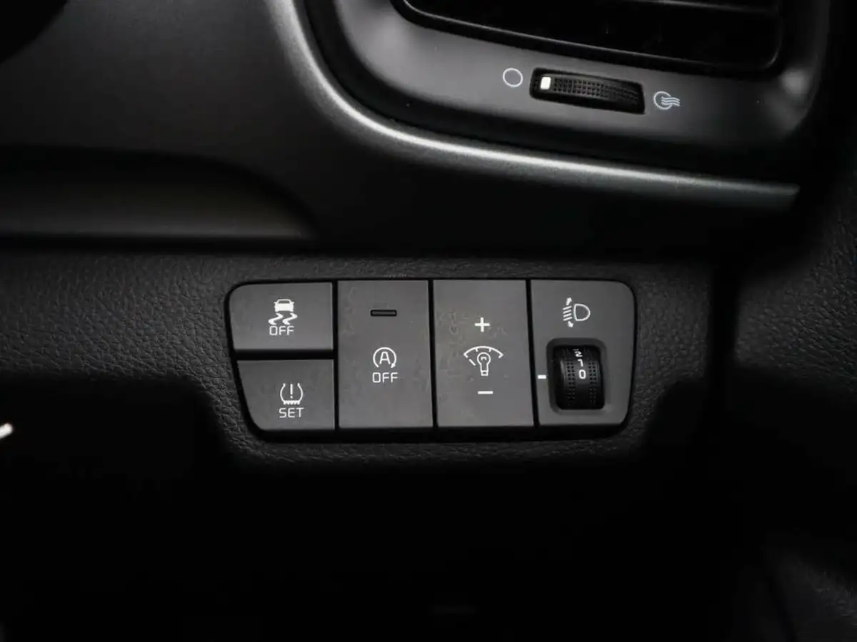 2022-kia-stonic-10-t-gdi-2-big-21