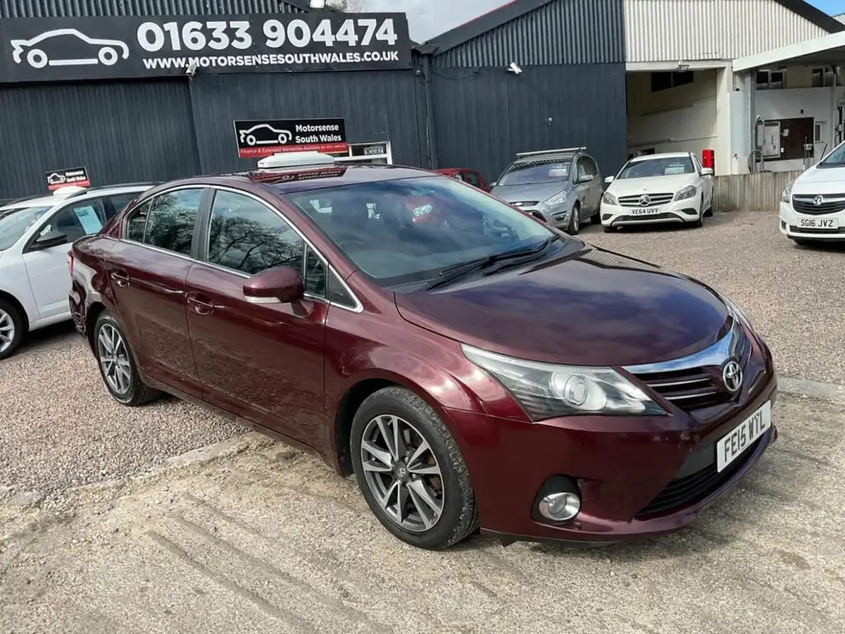 2015-toyota-avensis-20td-icon-business-edition-saloon-4d-big-45