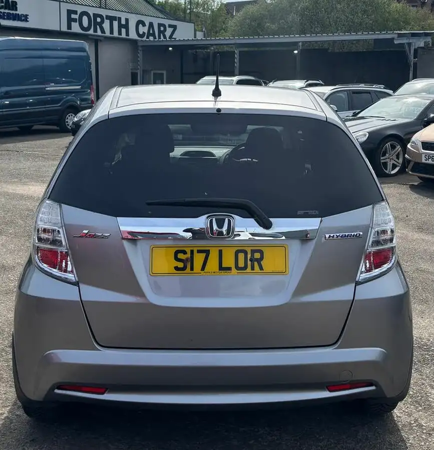 2011-honda-jazz-13-hs-big-5