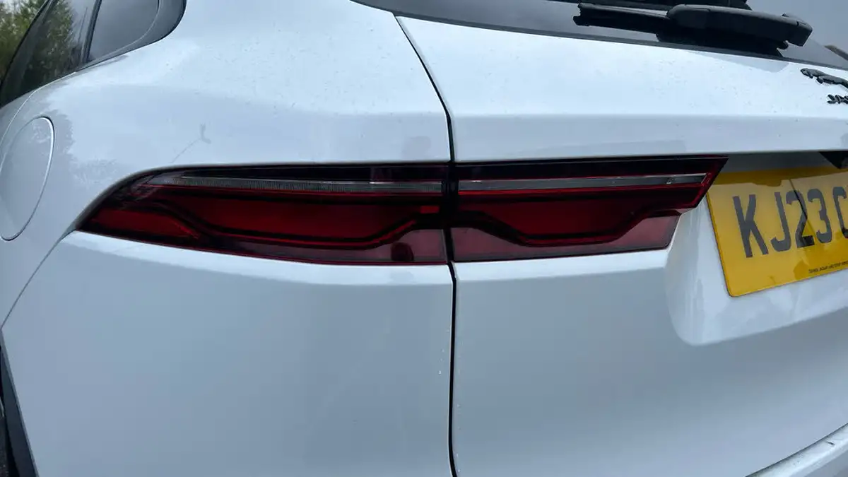 2023-jaguar-f-pace-20-p250-r-dynamic-se-black-big-18