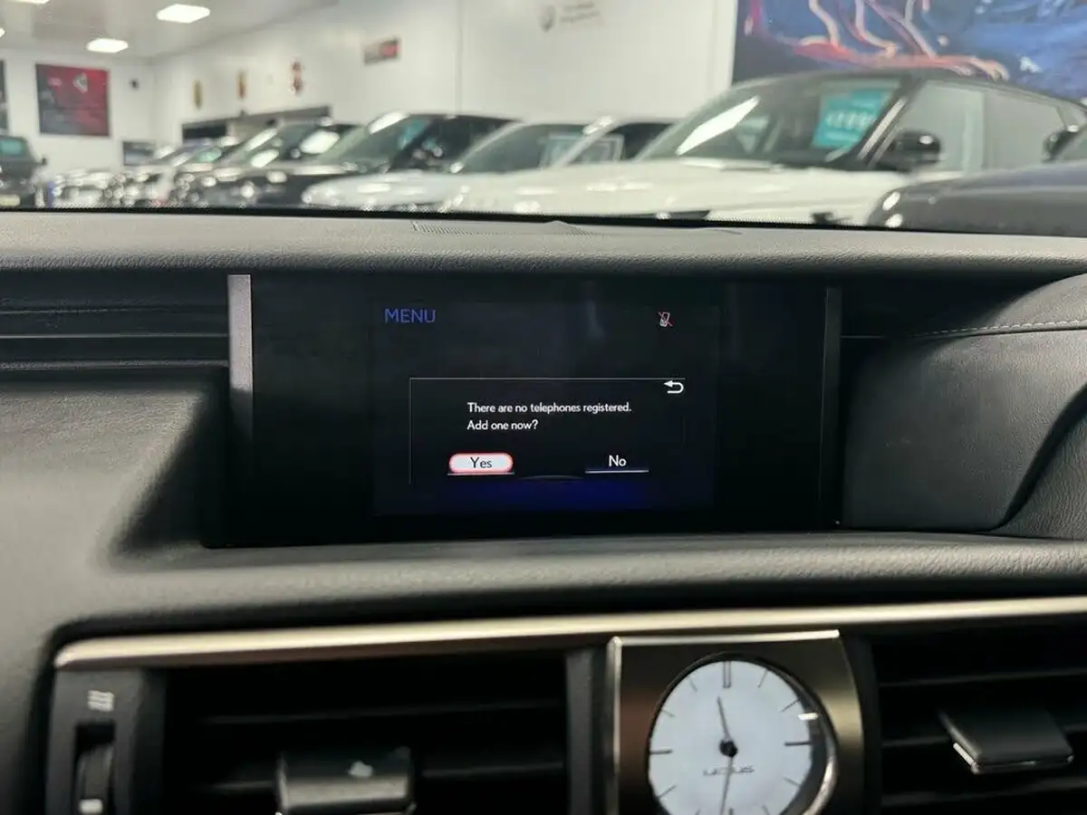 2019-lexus-is-300h-25-is-big-49