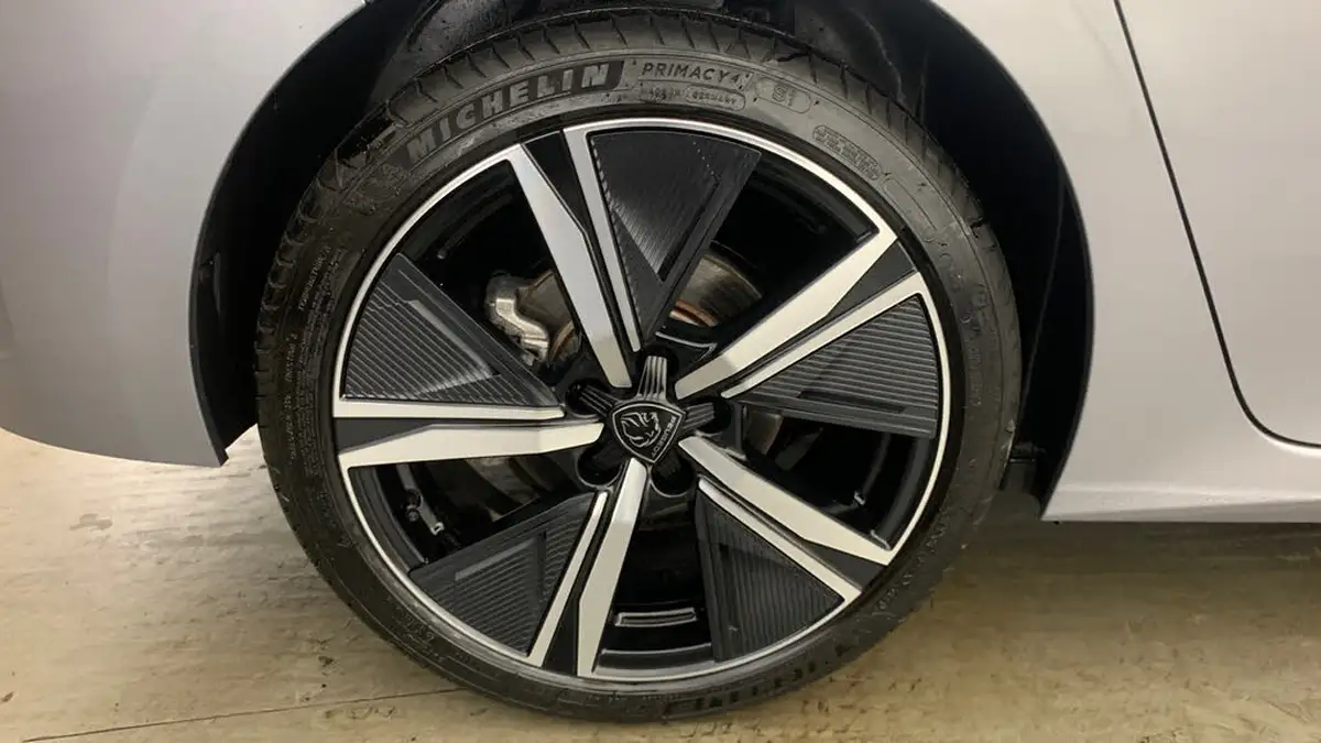 2024-peugeot-308-15-bluehdi-gt-big-21