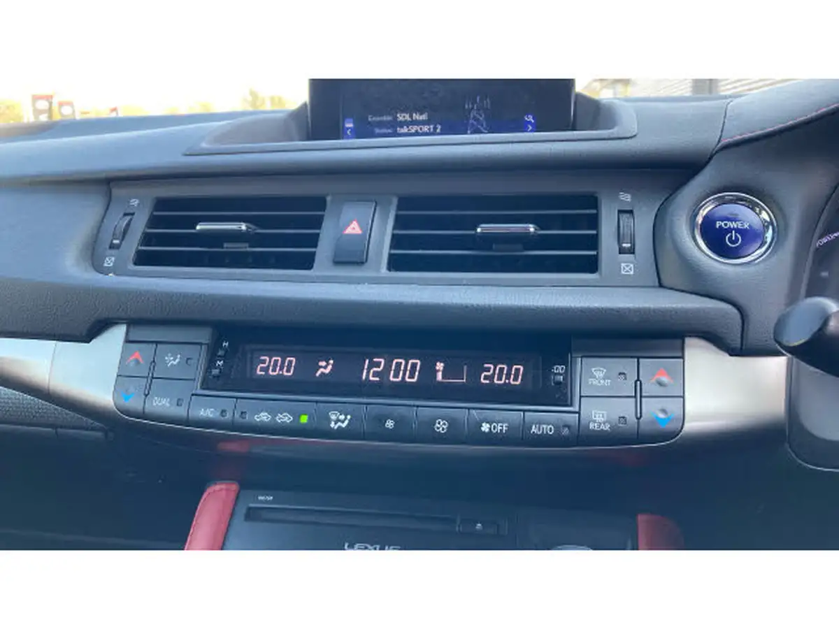 2019-lexus-ct-200h-18-f-sport-big-31