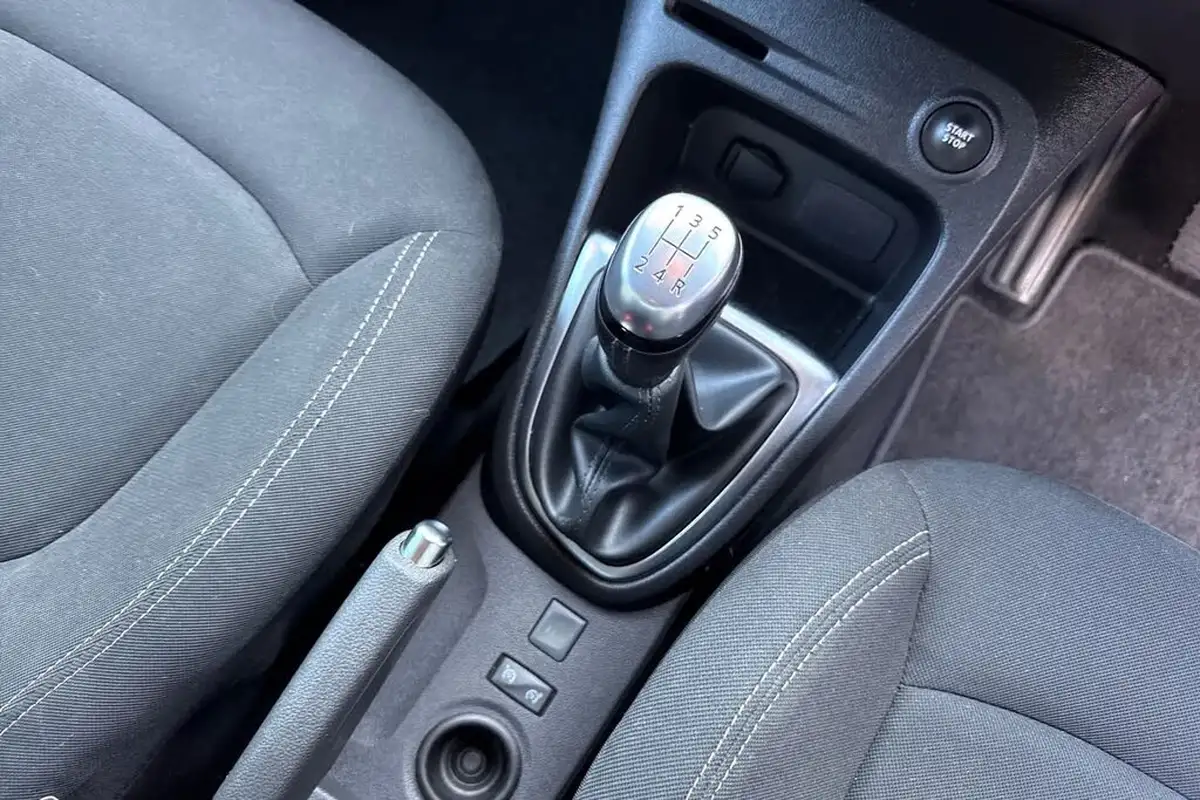 2019-renault-captur-09-tce-iconic-big-22
