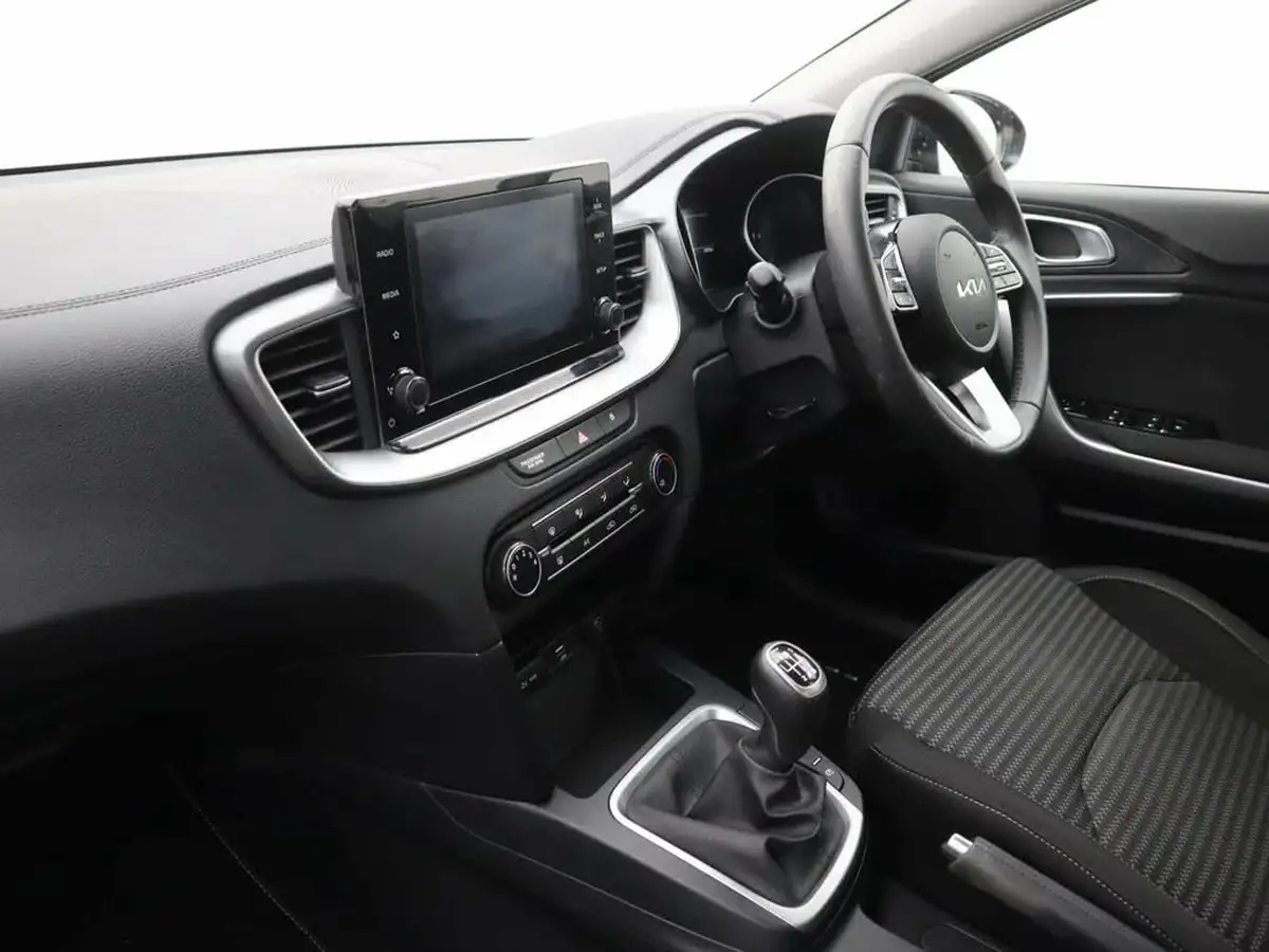 2023-kia-xceed-15-t-gdi-2-158bhp-big-8