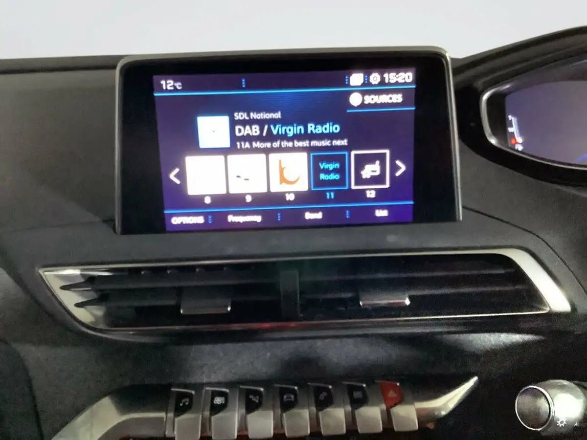 2020-peugeot-3008-suv-12-puretech-allure-eat8-big-19