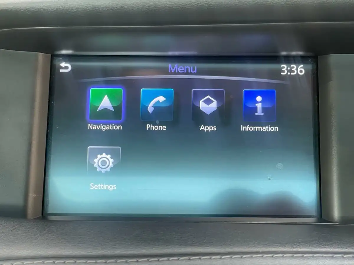 2016-infiniti-q30-22d-premium-big-10