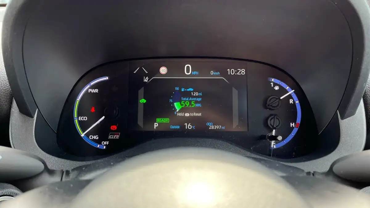2022-toyota-yaris-cross-15-vvt-i-gr-sport-big-8