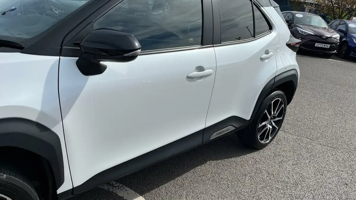 2022-toyota-yaris-cross-15-vvt-i-gr-sport-big-36