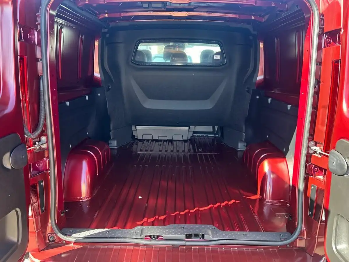2025-renault-trafic-20dci-ll30-150-extra-sport-panel-big-9