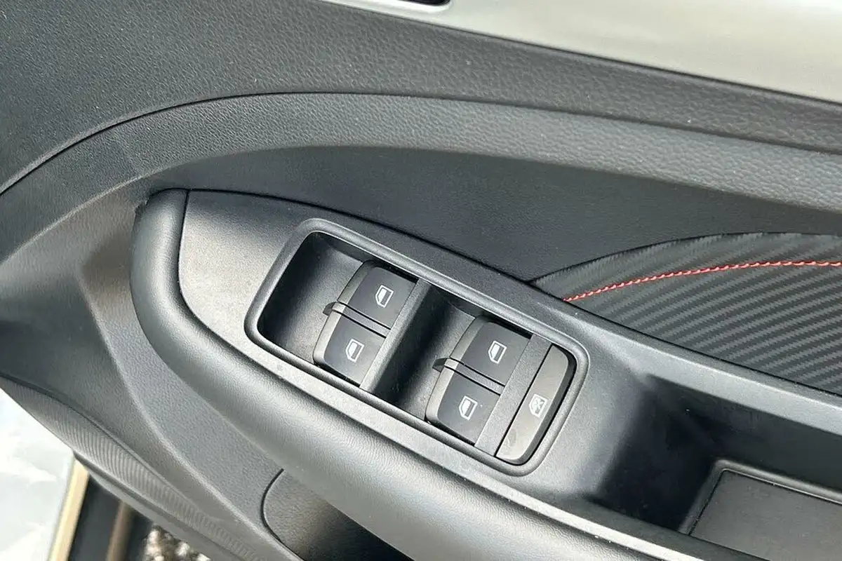 2023-mg-zs-suv-10t-gdi-exclusive-big-17