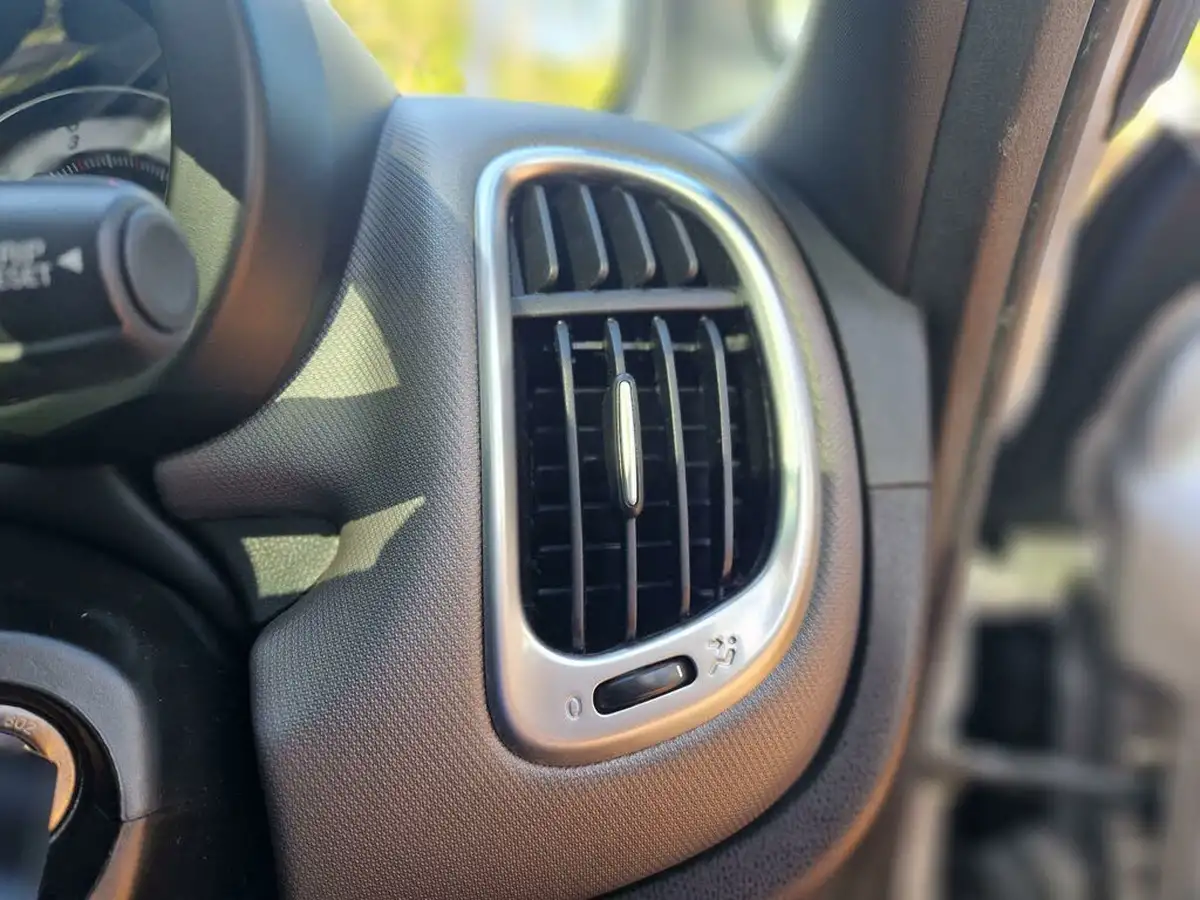 2015-fiat-500l-14-lounge-95bhp-big-25