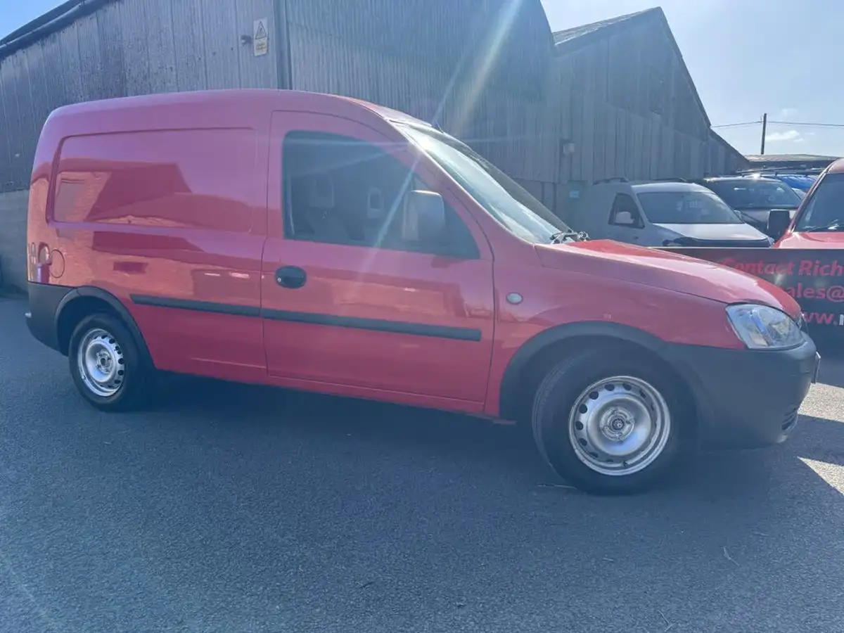 2010-vauxhall-combo-13td-1700-panel-big-44