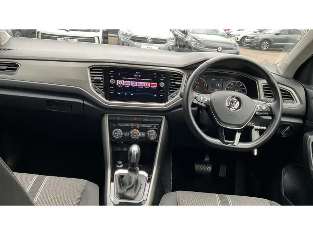 2020-volkswagen-t-roc-15-tsi-se-dsg-big-8