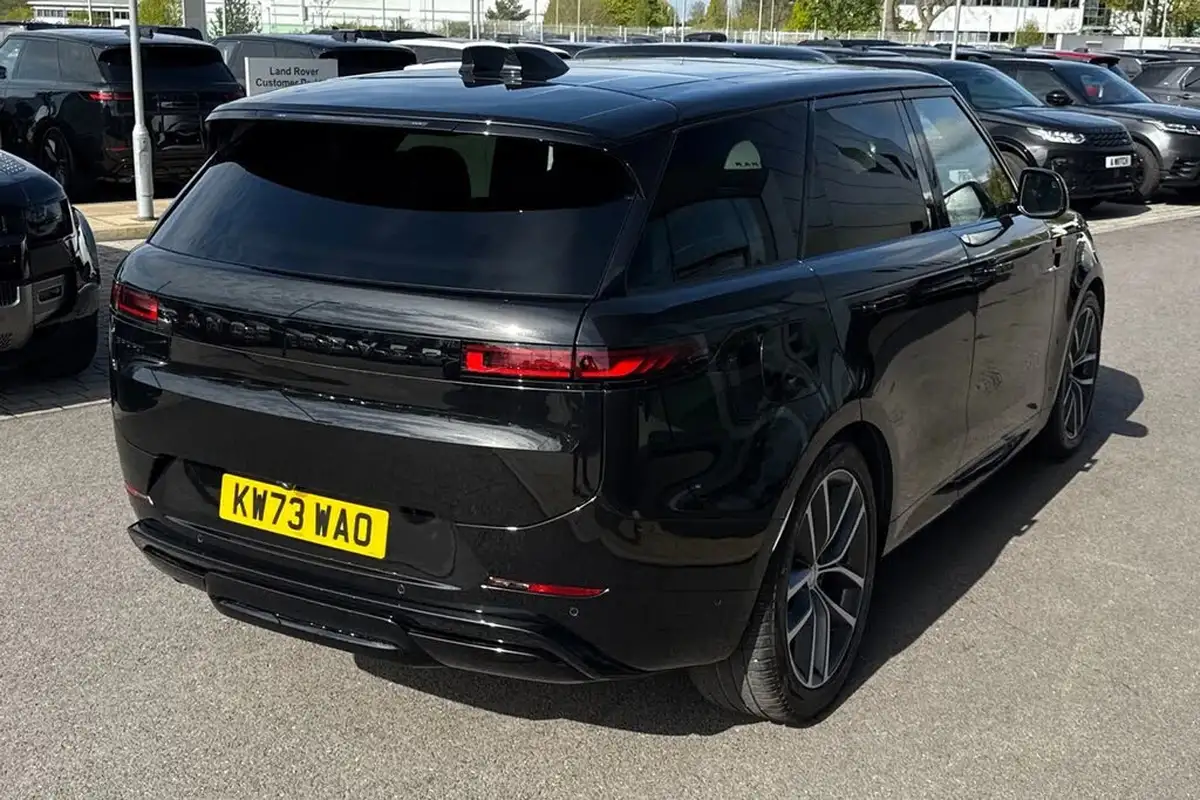 2023-land-rover-range-rover-sport-30-d300-dynamic-se-big-22