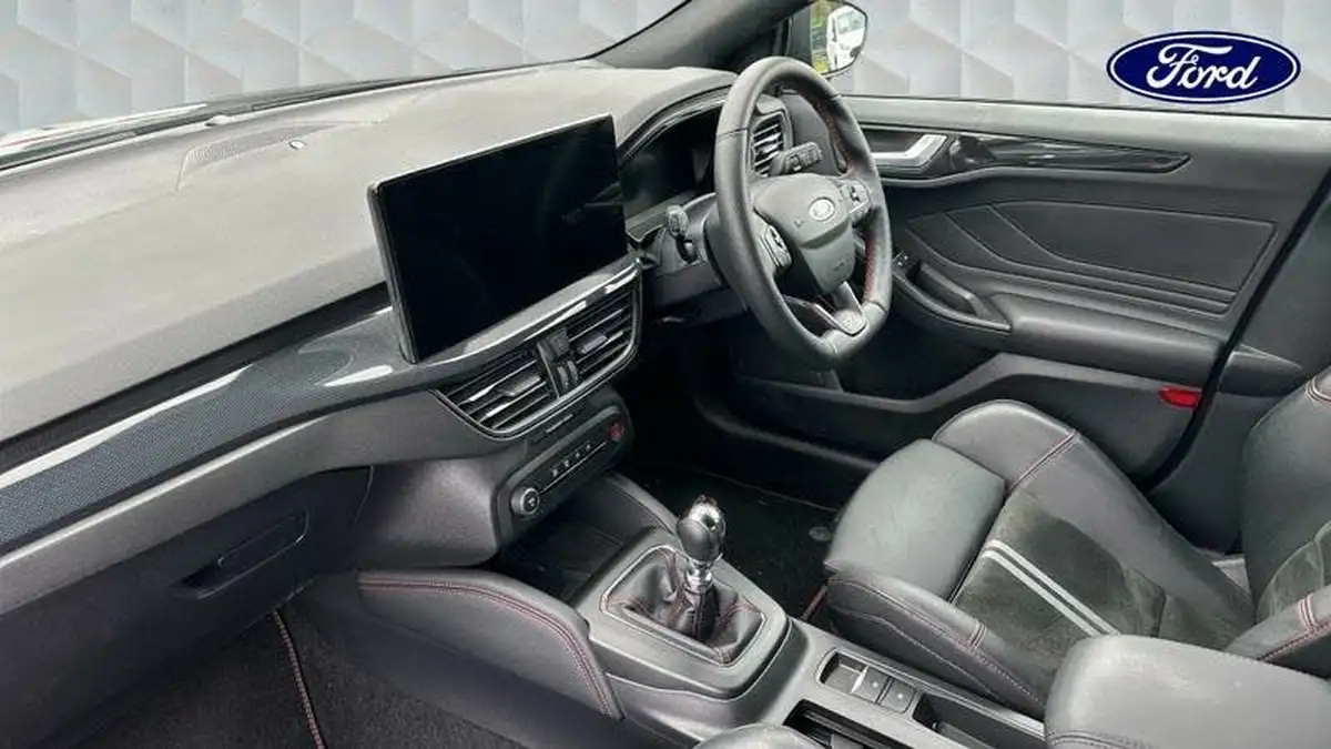 2023-ford-focus-23t-st-hatchback-big-1