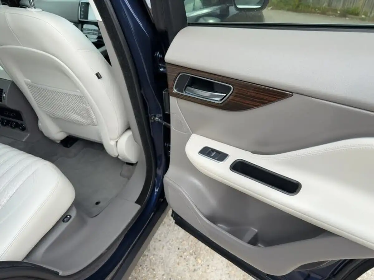 2018-jaguar-f-pace-20i-portfolio-300ps-awd-1999cc-big-29