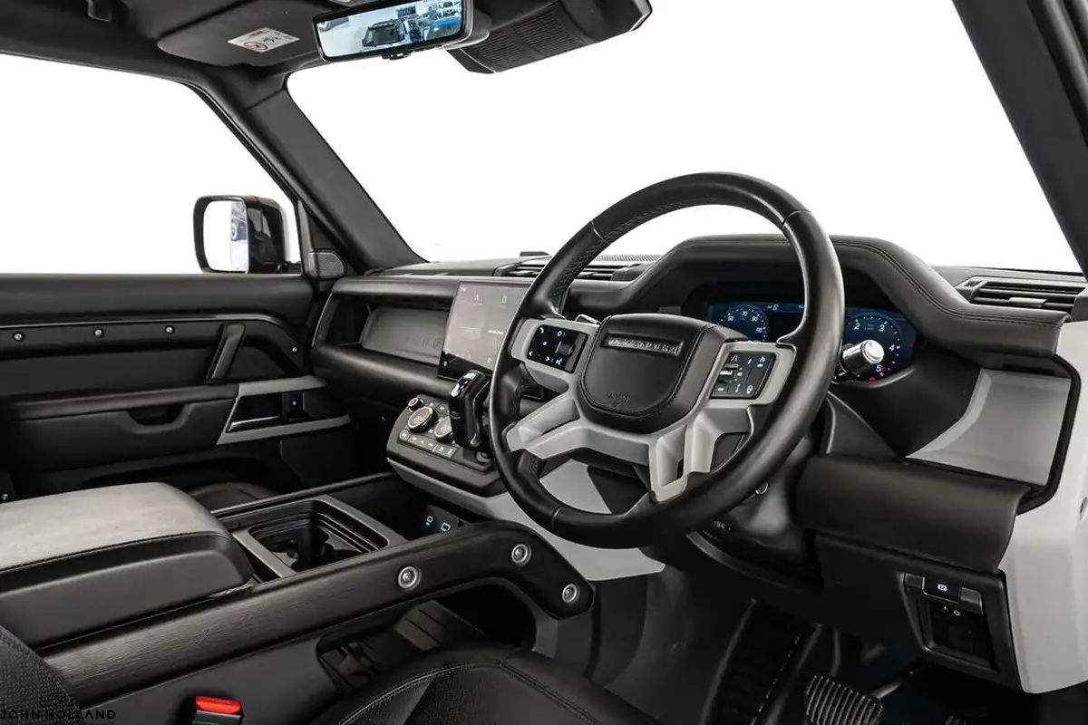 2021-land-rover-110-defender-30-d300-hard-top-hse-110-big-2