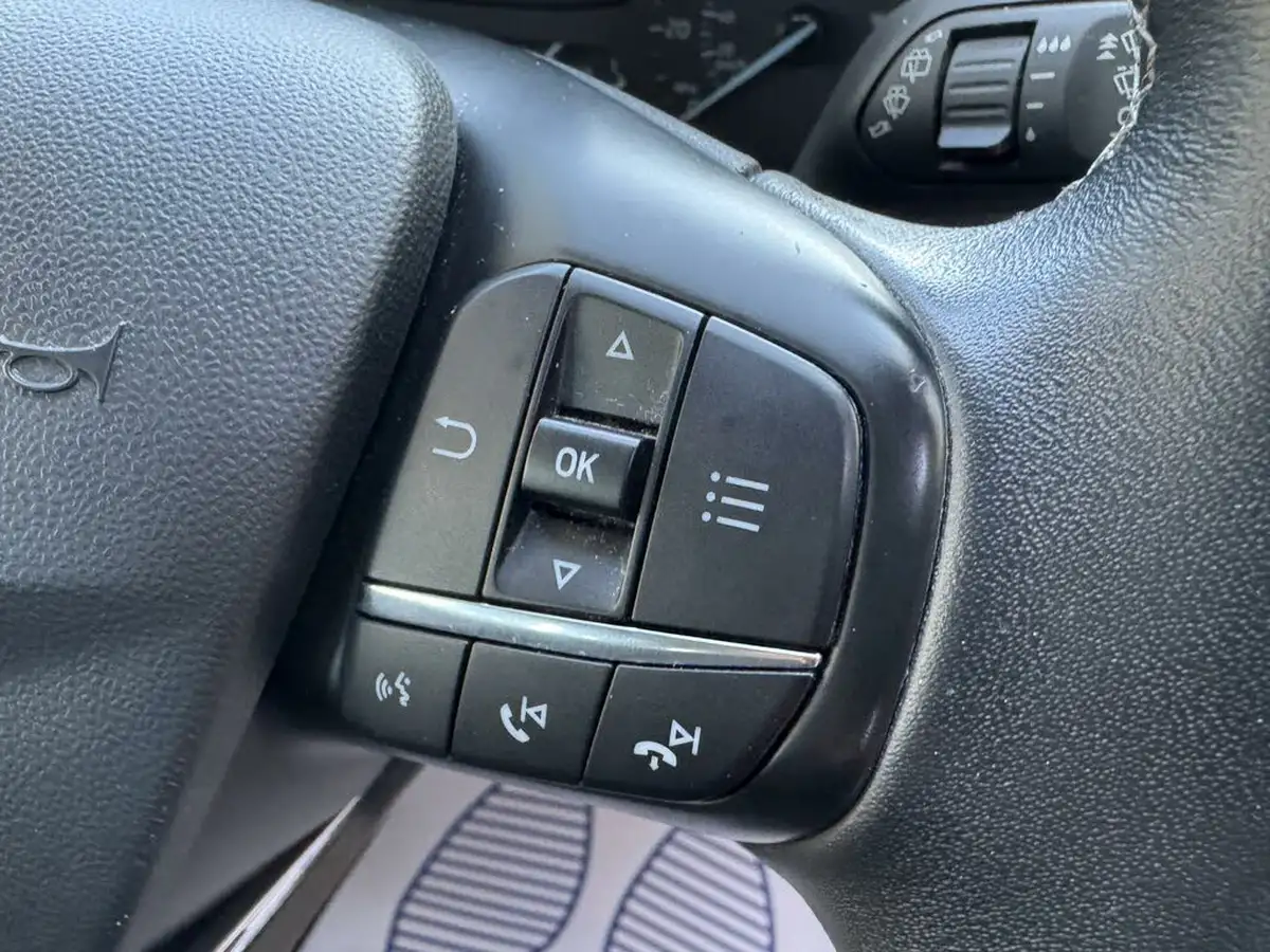 2019-ford-fiesta-10t-zetec-5d-big-23
