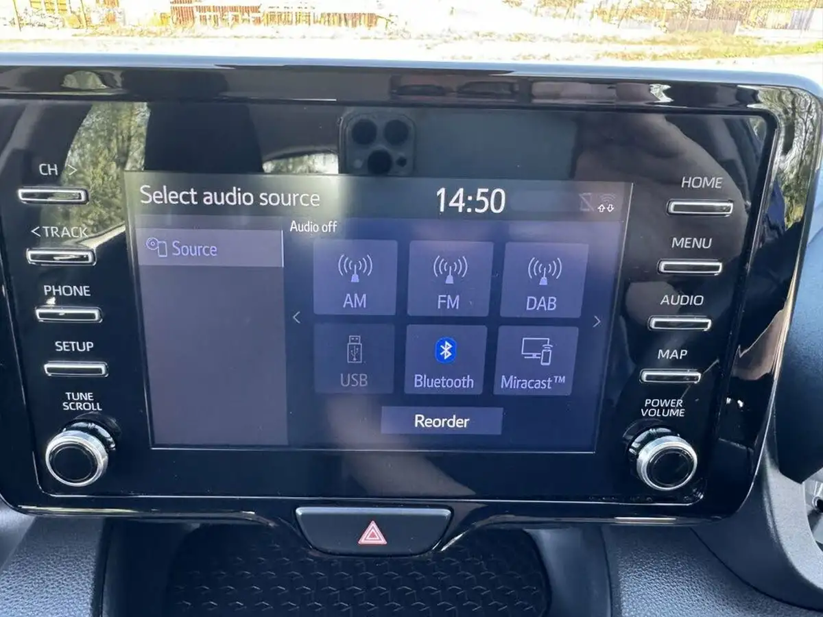 2021-toyota-yaris-15-vvt-i-icon-114bhp-hybrid-1490cc-e-cvt-big-56