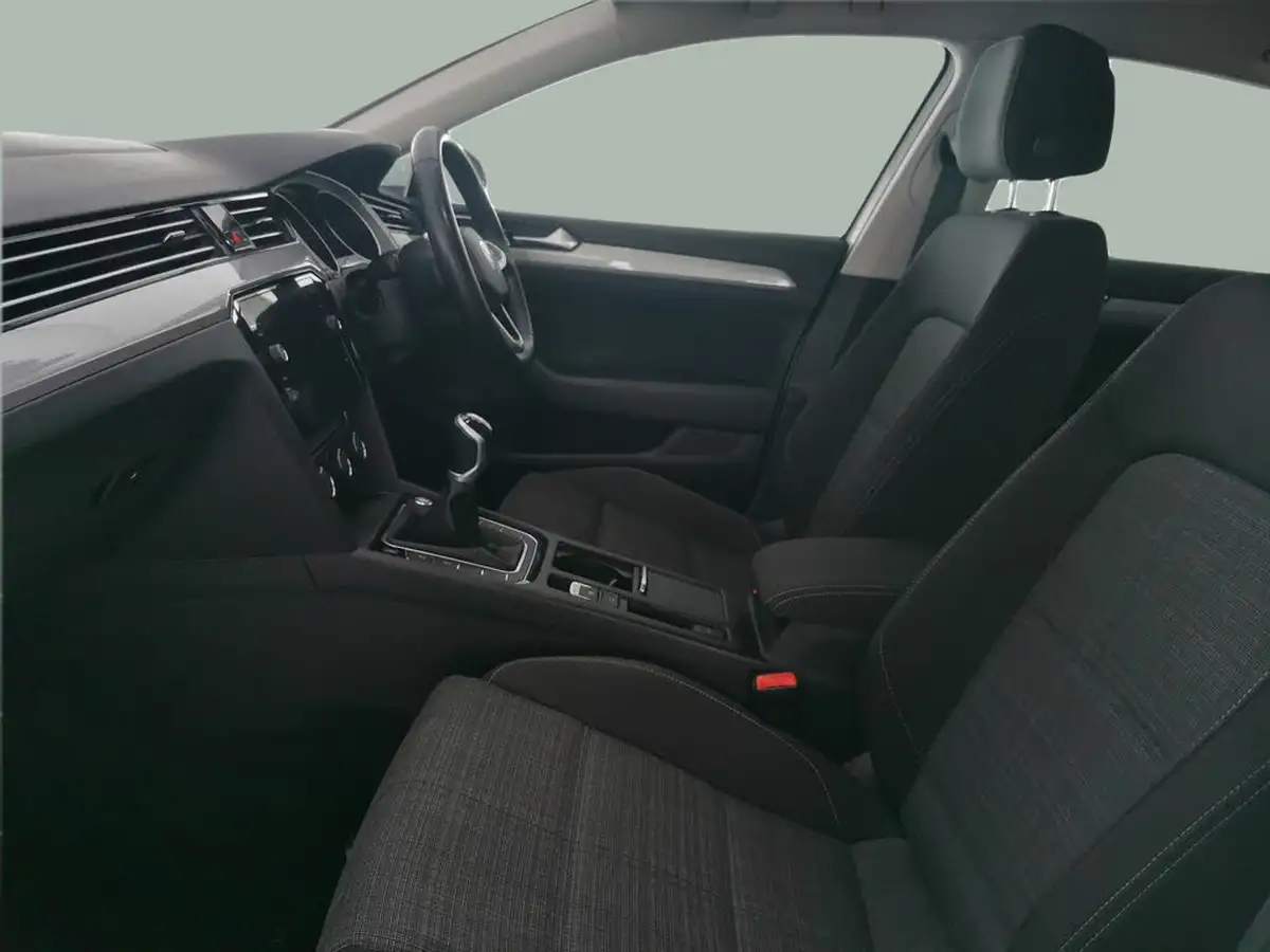 2020-volkswagen-passat-15-tsi-se-nav-saloon-4d-big-2
