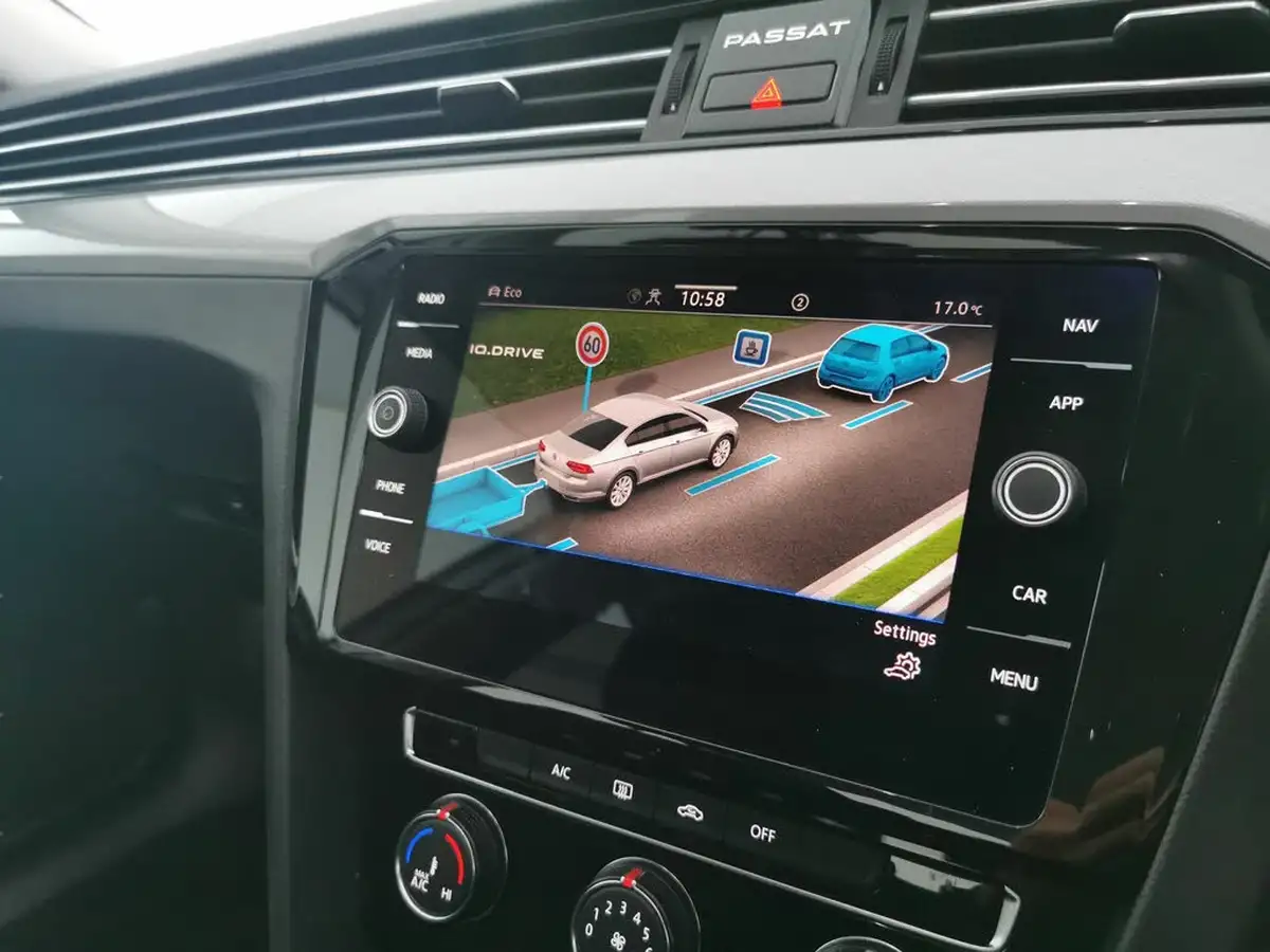2020-volkswagen-passat-15-tsi-se-nav-saloon-4d-big-22